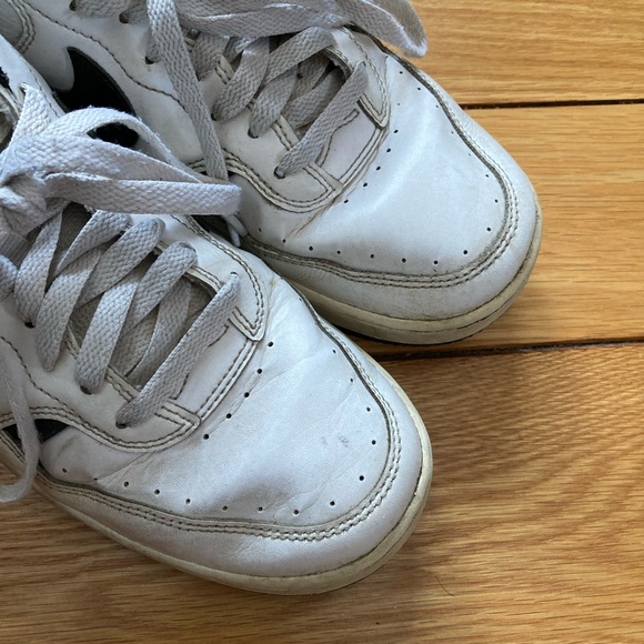 Nike Women’s Size 9 Gamma Force White and Black Sneakers - Picture 4 of 8